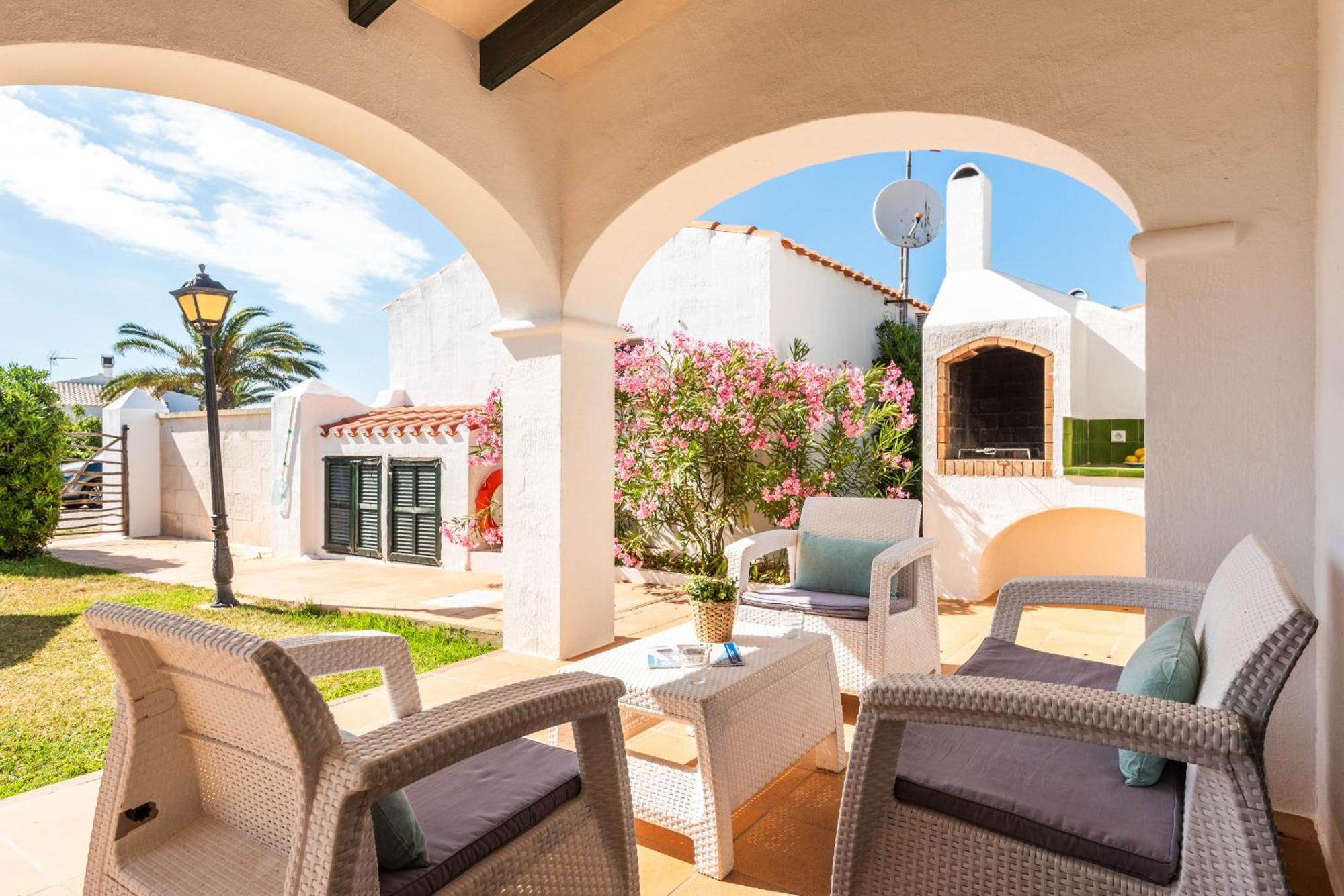 Villas Begonias Cala'N Bosch  Exteriör bild